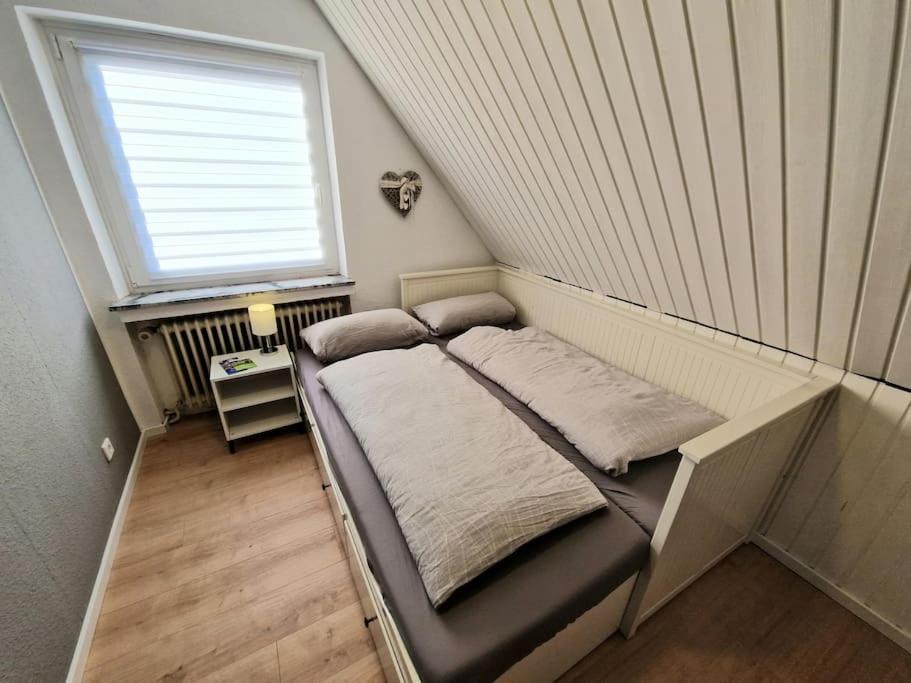 Gemuetliche Wohnung Direkt Am Kuestenkanal! Wardenburg Exterior photo